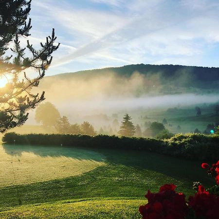 Domaine Du Mont-Saint-Jean Hotel Ле Рус Екстериор снимка