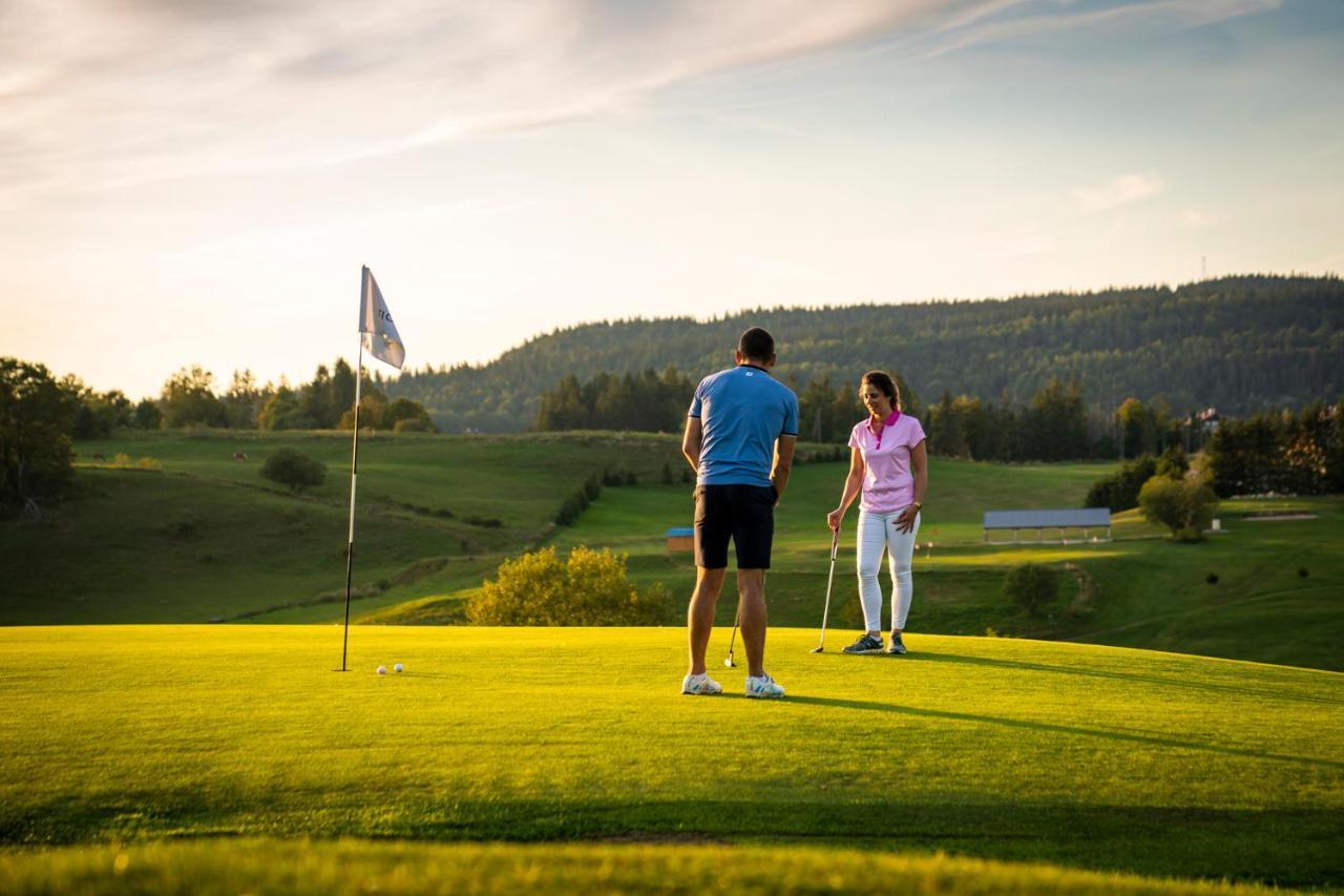 Domaine Du Mont-Saint-Jean Hotel Ле Рус Екстериор снимка
