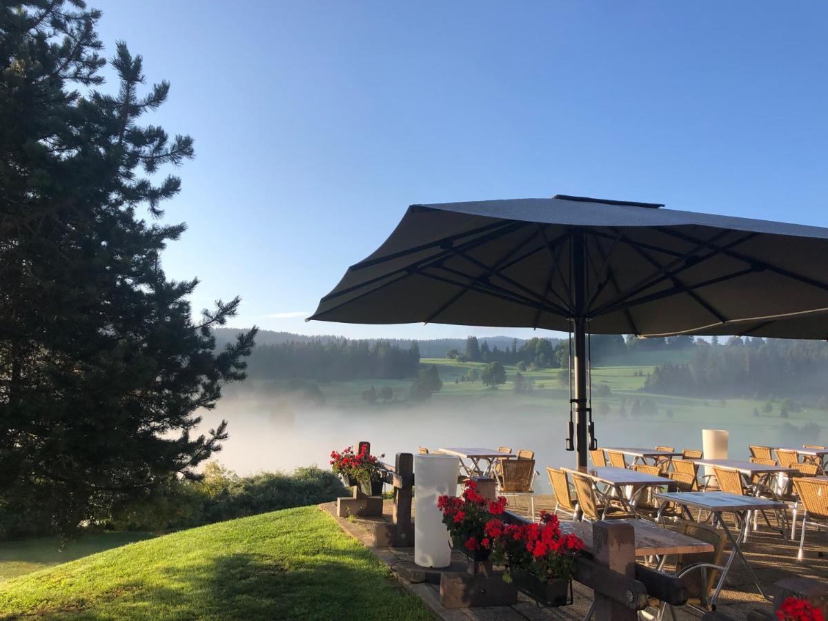 Domaine Du Mont-Saint-Jean Hotel Ле Рус Екстериор снимка